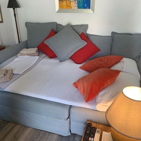 Anemomilos Jacuzzi Suite Corfu  Екстериор снимка