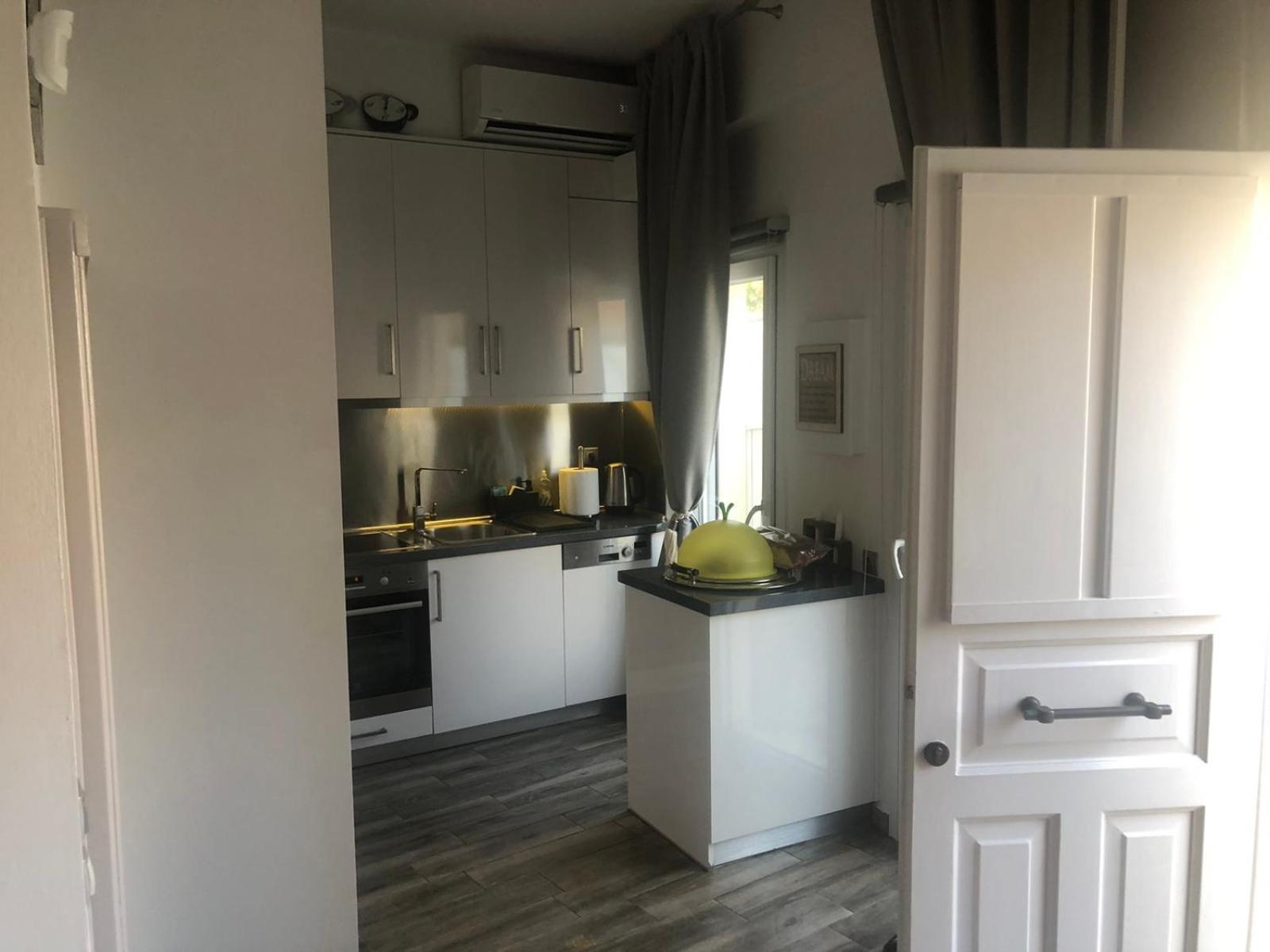 Anemomilos Jacuzzi Suite Corfu  Екстериор снимка