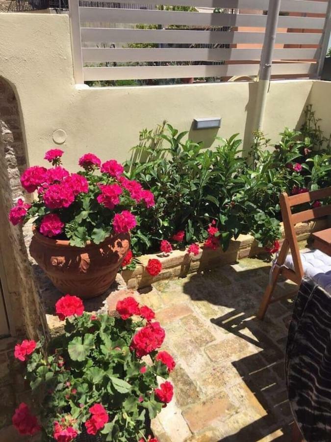 Anemomilos Jacuzzi Suite Corfu  Екстериор снимка