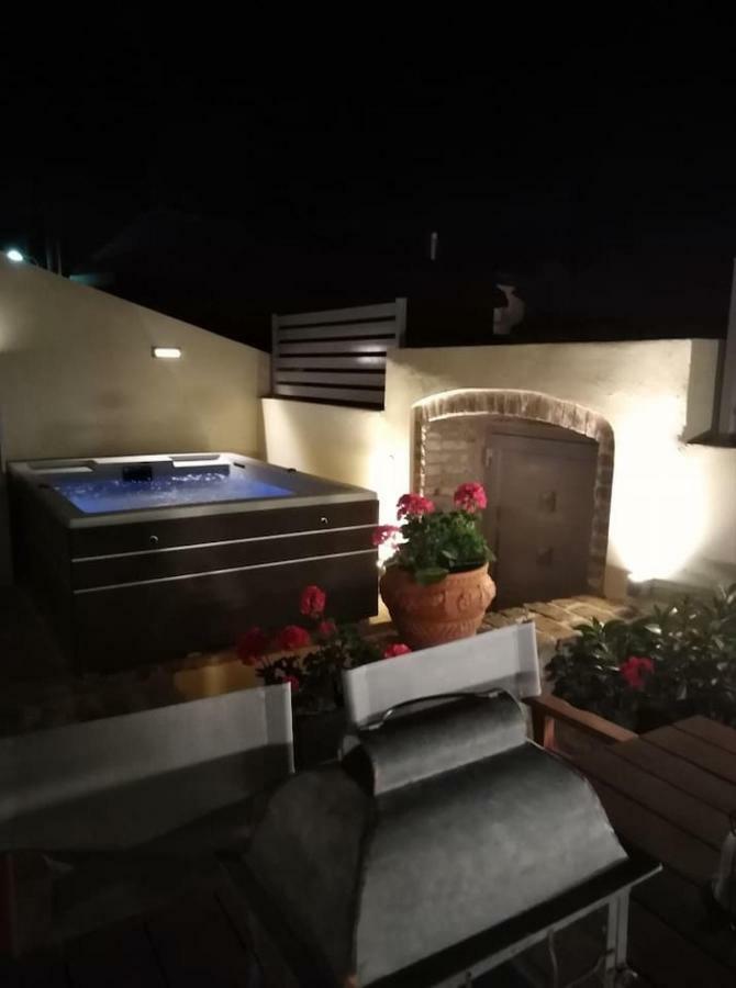 Anemomilos Jacuzzi Suite Corfu  Екстериор снимка